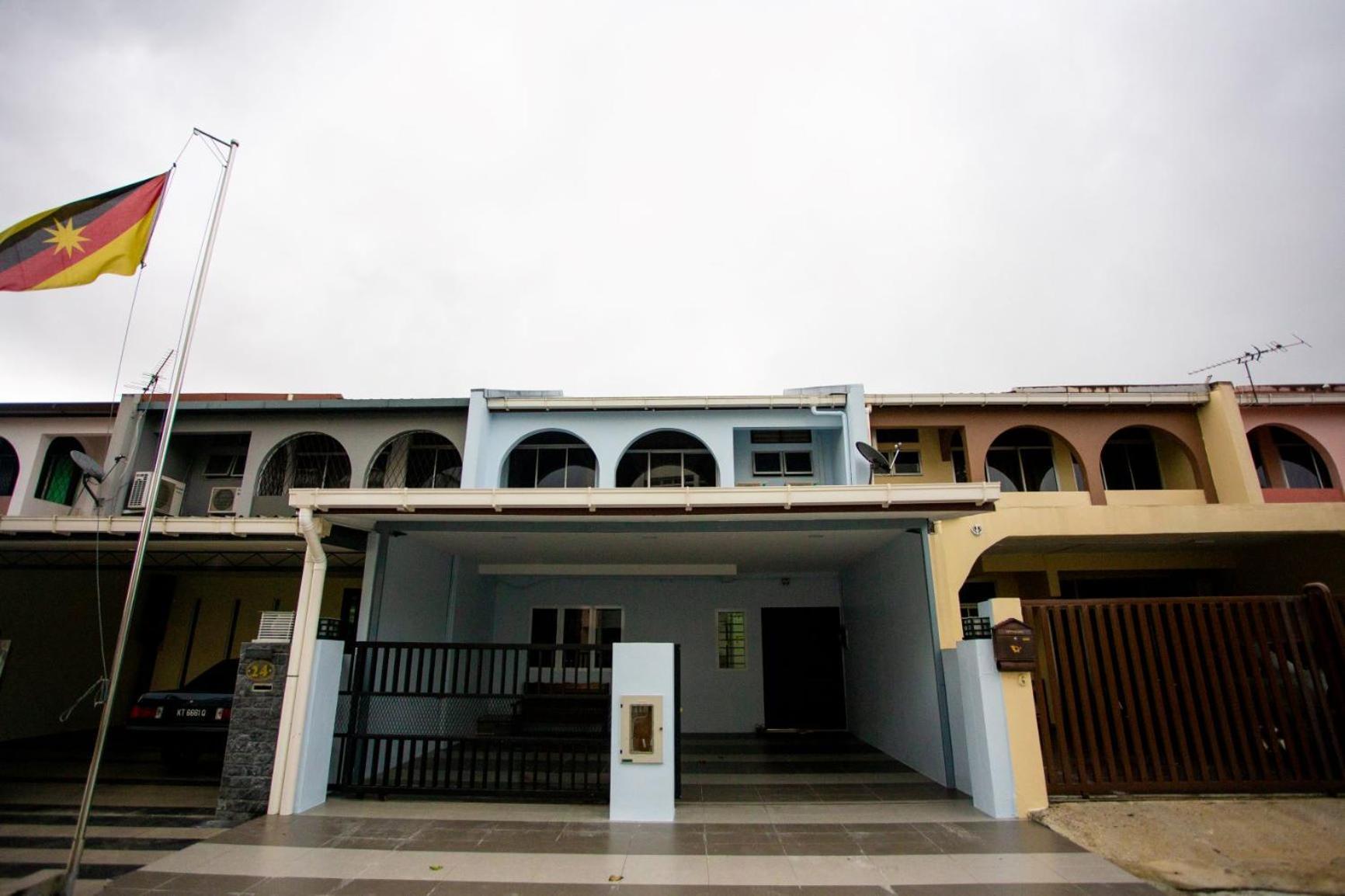 Hom2Rex Kuching Homestay Taman Timberland ภายนอก รูปภาพ